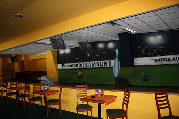 Bowling bar